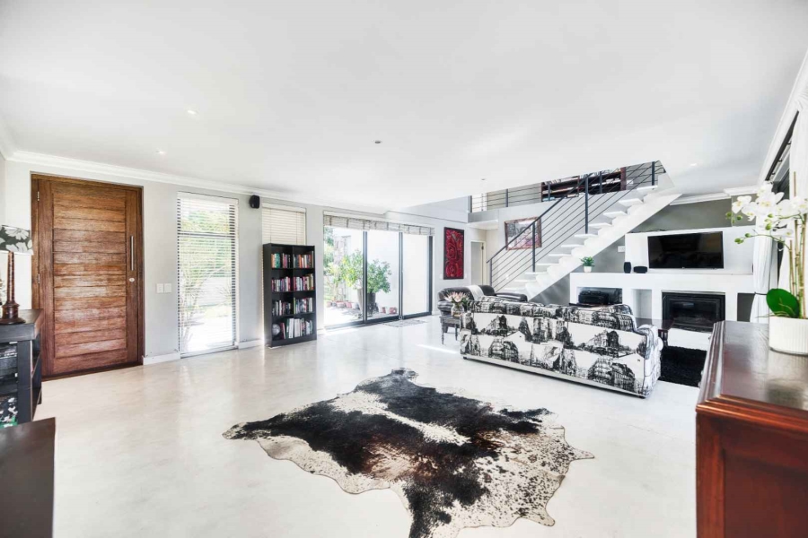4 Bedroom Property for Sale in Fernkloof Estate Western Cape